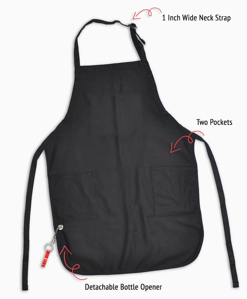 Pode incluir: Avental preto com dois bolsos e uma al&ccedil;a de pesco&ccedil;o de 2,5 cm de largura. Inclui um abridor de garrafas remov&iacute;vel. Adequado para cozinha ou churrasco.