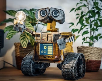 Wall-e clock, alarm clock and lamp (OFFICIAL jéjélingé)