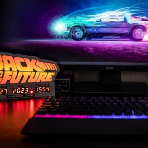Clock (Time Machine) of the Delorean in Back to the Future - (OFFICIAL jéjélingé)
