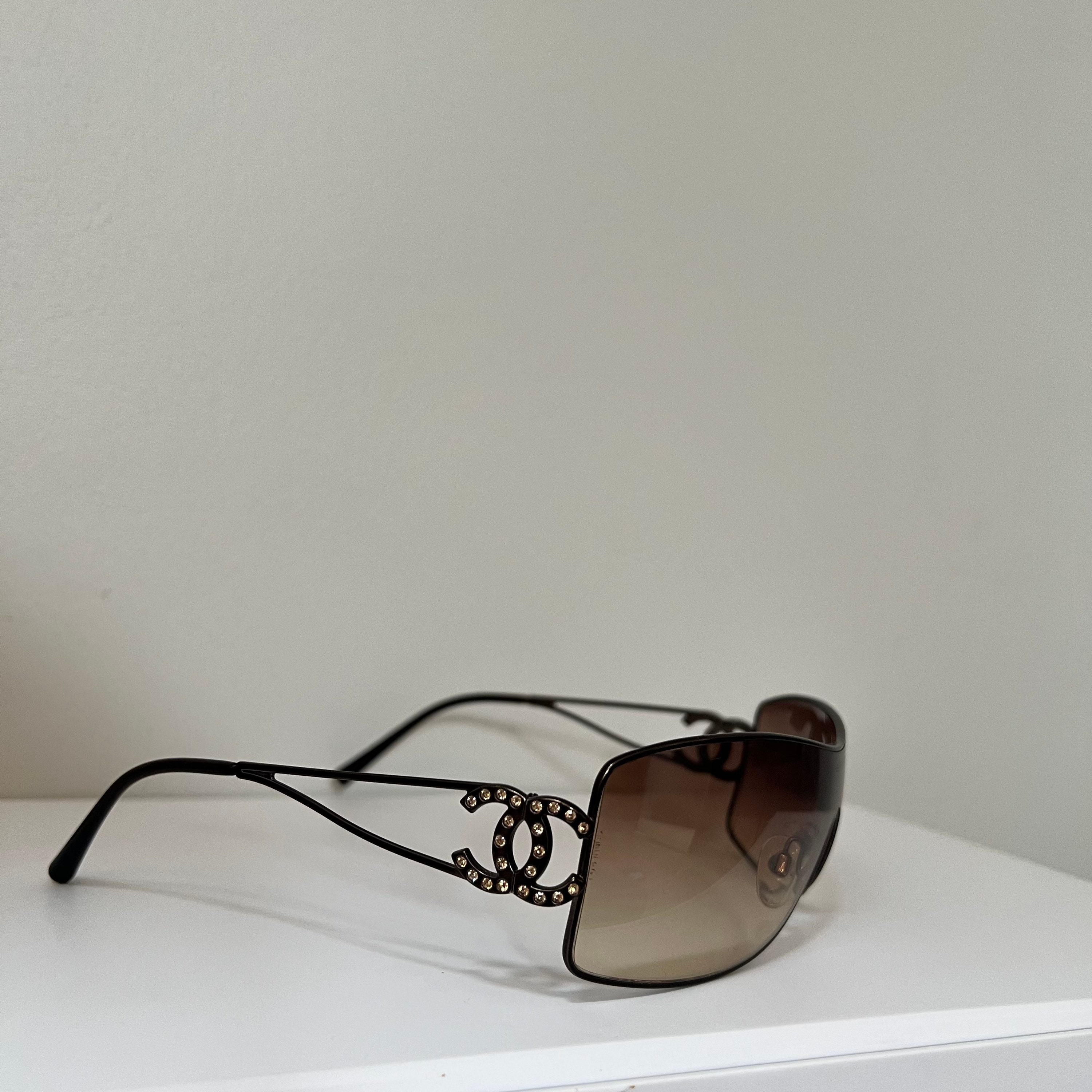CHANEL 90s BROWN TORTOISE FRAME QUILTED SUNGLASSES