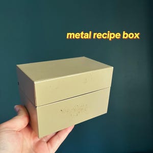 Vintage Metal Recipe Box/Metal Recipe Box/Recipe Box/Index Card Holder