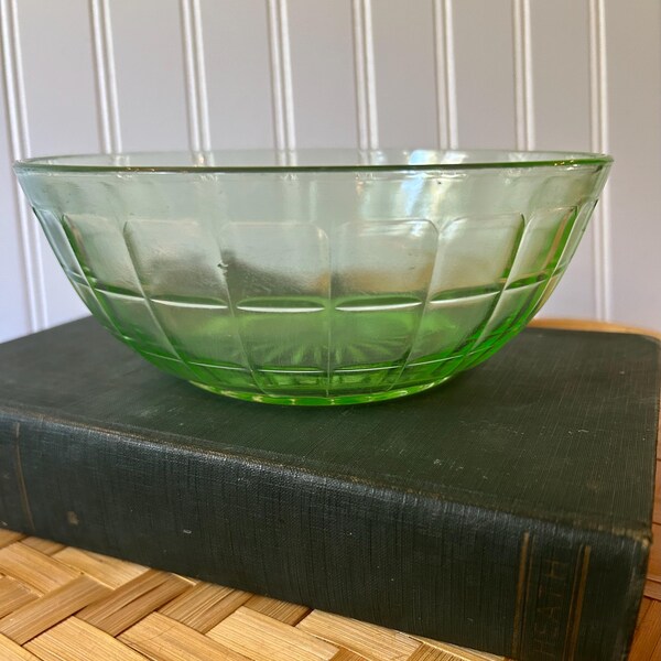 Vintage Hazel Atlas Green Uranium Depression Vaseline Block Glass Mixing Bowl USA