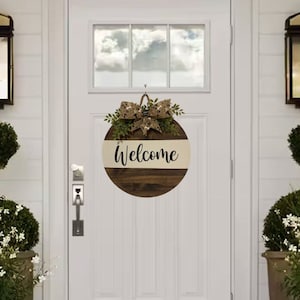 Welcome Sign Pet Theme Pet Decor Door Hanger Front Door Sign Gift for Dog Mom Round Wood Pet Front Door Sign Welcome Door Hanger