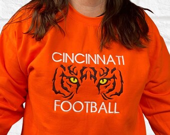 Sudadera de cuello redondo de Cincinnati Football / Cincinnati Ohio Football / Sundey Football / 513 / Fútbol bordado / Cincy / Bengal Stripes
