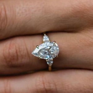 Three Stone Pear Wedding Ring 14K Yellow Gold Engagement Ring Pear Cut Moissanite Ring Pear Cut Anniversary Ring Promise Ring Gift for Her