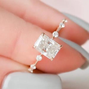 1.50 CT Radiant Cut Moissanite Engagement Ring 14K Solid Gold Radiant Cut Solitaire Wedding Ring Anniversary Ring Promise Ring Gift For Her.