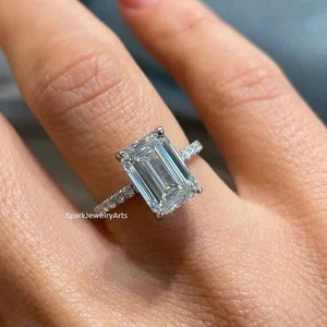 Emerald Cut Moissanite Engagement Ring 14K Solid Gold Anniversary Ring Anniversary Gift Emerald Cut Wedding Ring Promise Ring Gift for Her
