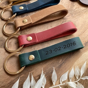 Date keychain leather for couples, personalized gift anniversary, wedding anniversary, birthday, Christmas, guest gift, desired date