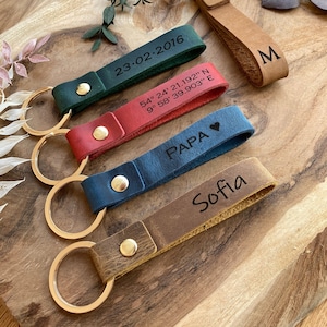 Leather keychain, customizable, desired engraving, guest gift, birthday, Valentine's Day, anniversary, Father's Day, Mother's Day, couples, car