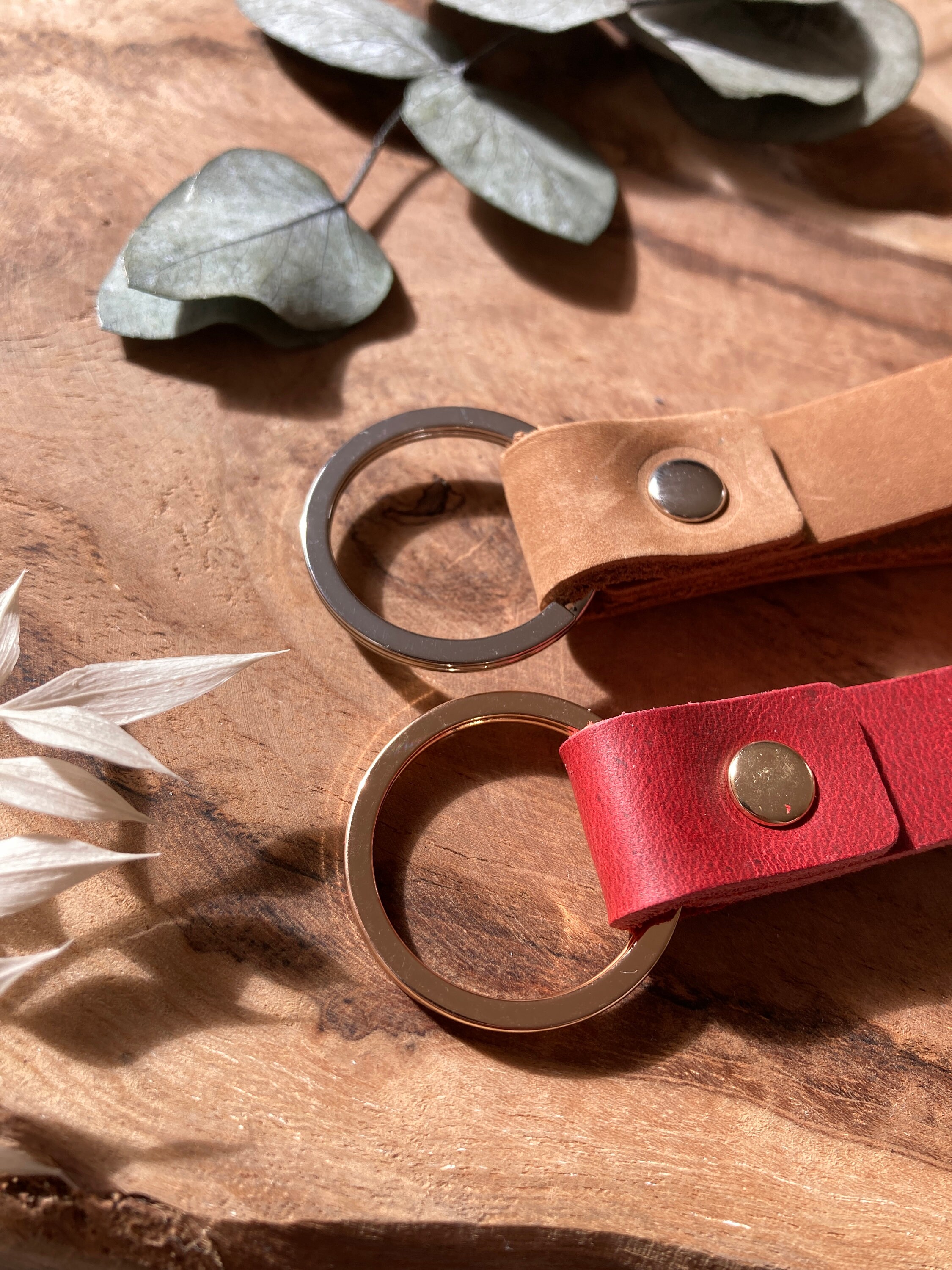 Personalisiertes Leder-Schlüsselband Mit Kalender-Gravur – Ideal Als Geschenk Für Paare Zum Jahrestag, Hochzeit Oder Weihnachten