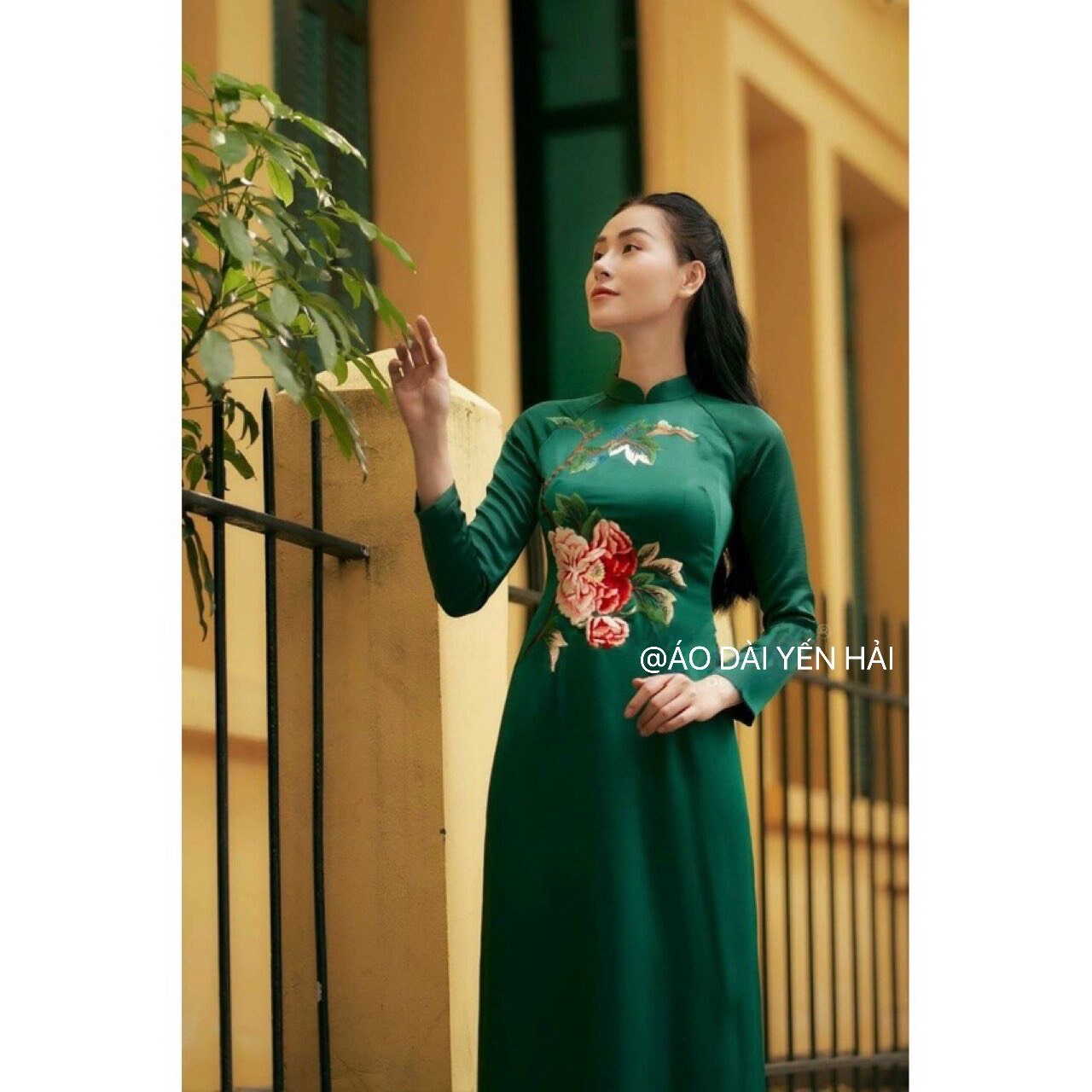 Vietnamese Ao Dai Green ,Áo Dài Cach Tan, Áo Dài Xanh Rêu Thiết Kế Hoa Thêu , Ao Dai for Women, Ao Dai Wedding Viet Namese - Etsy Vietnamese Ao Dai Green ,Áo Dài Cach Tan, Áo Dài Xanh Rêu Thiết Kế Hoa Thêu , Ao Dai for Women, Ao Dai Wedding Viet Namese - Etsy