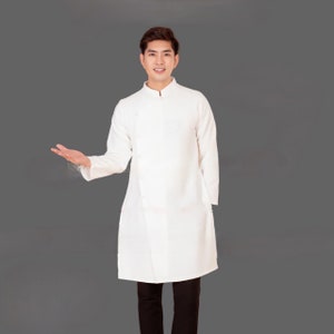 Ao Dai da sposa maschile: tunica lunga in seta vietnamita