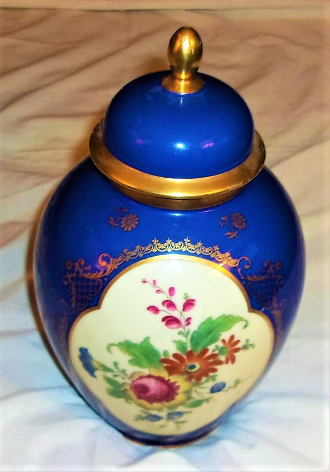 Thomas Ivory Bavaria Germany US Zone Hand Painted Urn / Ginger Jar W
