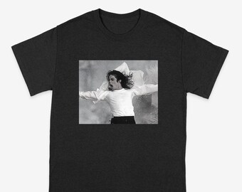 Michael Jackson Yelling Graphic T-shirt | Graphic T-shirt, Graphic Tees, Soft style Shirt, Vintage Shirt, Vintage Graphic Tees, T-shirt