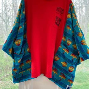 T-shirt in spugna ispirata al negozio di surf Ron Jon, poncho, top, caftano immagine 10