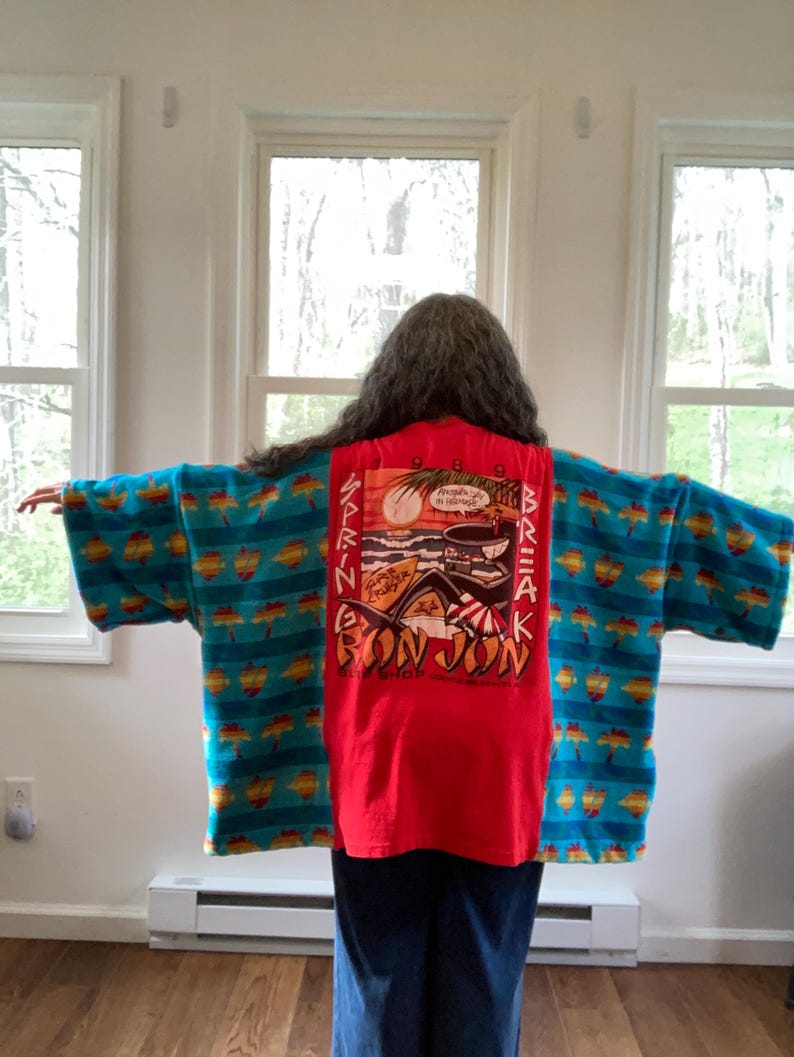 T-shirt in spugna ispirata al negozio di surf Ron Jon, poncho, top, caftano immagine 1