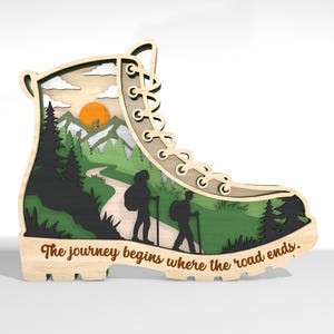 Meerlaagse wandelschoen SVG, de reis begint citaat gelaagde wandeldecoratie, lasergesneden bestand voor buiten, natuur, kamperen, Glowforge svg-bestanden