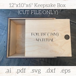 Puede incluir: Una caja de recuerdo de madera con tapa, que mide 30,5 cm por 25,4 cm por 15,2 cm. La caja está hecha para material de 3 mm de grosor. El texto "FOR 1/8" (3MM) MATERIAL" está impreso en la tapa de la caja. La caja se muestra sobre una superficie gris oscuro. Los tipos de archivo disponibles para descargar se enumeran debajo de la caja: .ai, .pdf, .svg, .dxf, .eps.