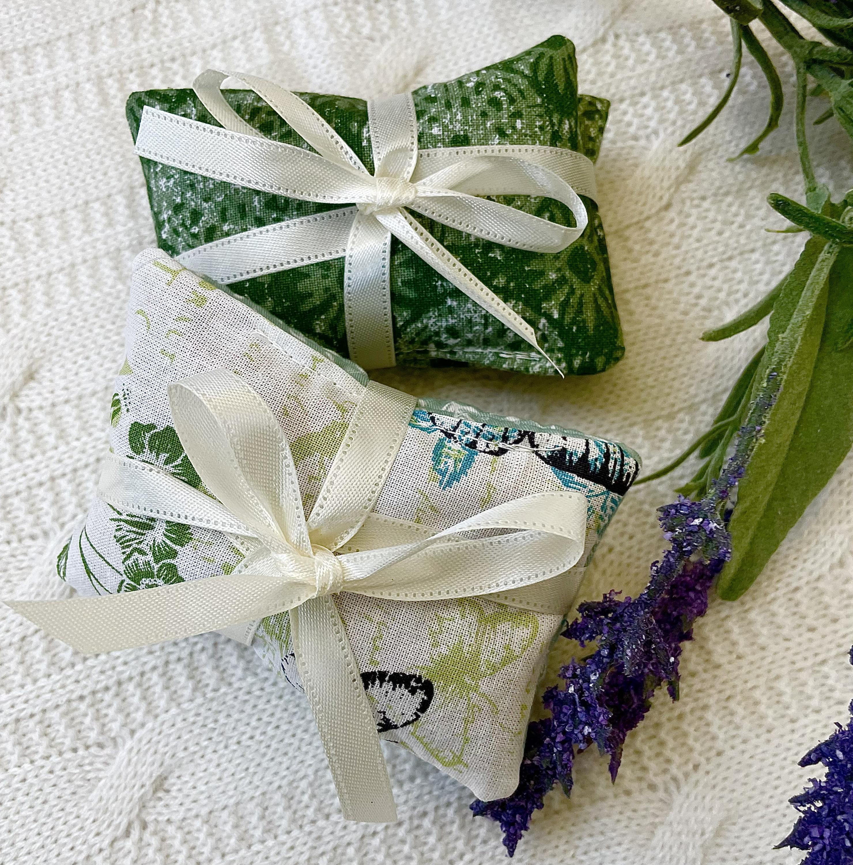 Handmade Lavender Sachet Sets, Botanical Cotton Linen Drawer Fresheners ...