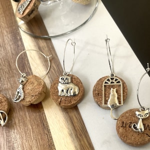 Personalizable Cat Lover Wine Glass Charm Set, Cat Mom Drink Tags, Cat Lover Wine Charms, Cat Dad Birthday Gift, Wedding Favor for Cat Fans