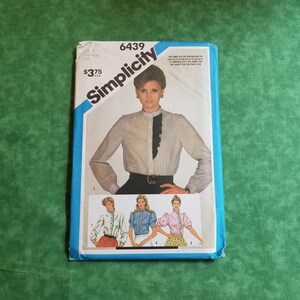 Simplicity 6439 UNCUT and FACTORY FOLDED Pattern - Misses&#39; Shirt with Sleeve Variations - Miss Size O (12, 14, 16) (1983) Vintage Sewing
