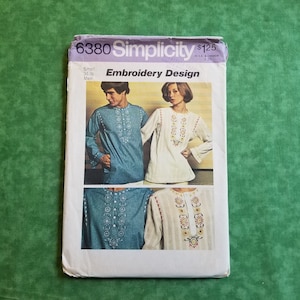 Simplicity 6380 UNCUT & FACTORY FOLDED Pattern - Men&#39;s Pullover Shirt (Transfer Included) - Men Size Small 34-36 (1974) Vintage Pattern