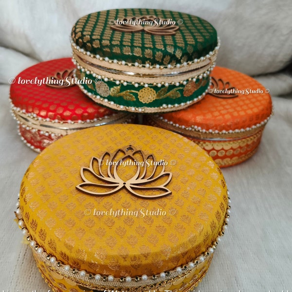 Boîtes en acier décoratives à la main pour cadeau Mehendi, cadeaux Haldi, faveur indienne, boîte-cadeau Ladoo, boîte de fruits secs, cadeau Diwali, cadeaux Puja, livraison gratuite