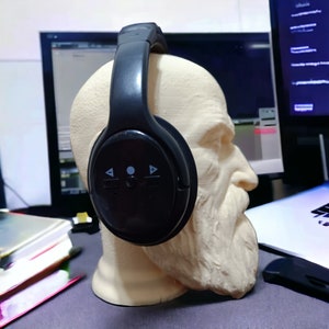 Kratos  Headphone and Hat Stand/God of War Kratos