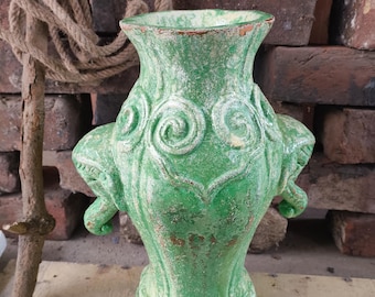 ヴィンテージ風のグリーンテラコッタカシュポット、素朴なフレンチ