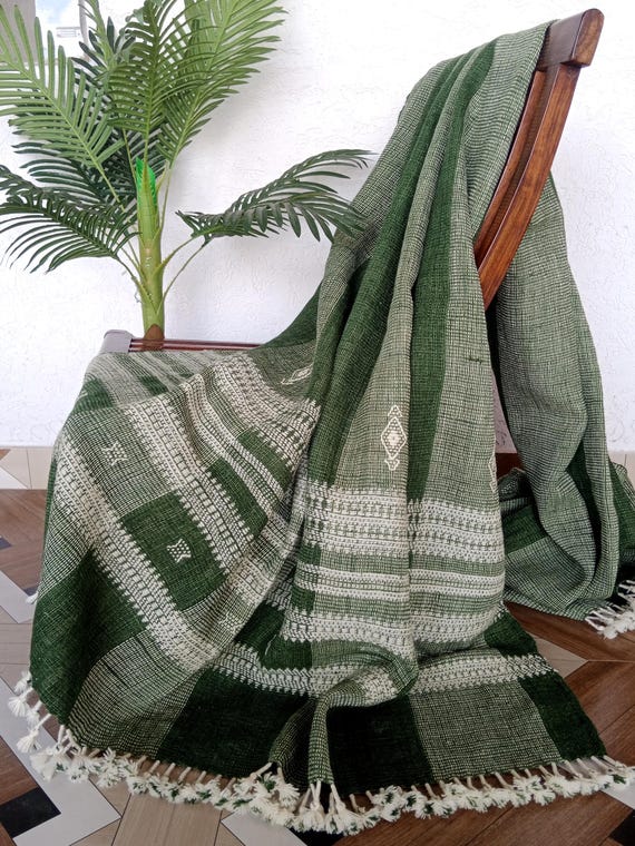 Cozy Wool Throw Blanket – Handcrafted Bed Throw, Vintage Bohemian Style Winter Blanket for Sofa or Bed, Rustic Warm Handmade Decor Gift