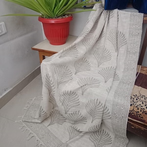 Handmade throw blanket Couch Rust Floral Hand Block Print Throw, Indian Hand Loomed Block Printed Throws, Sofa Decor, Home Decor.