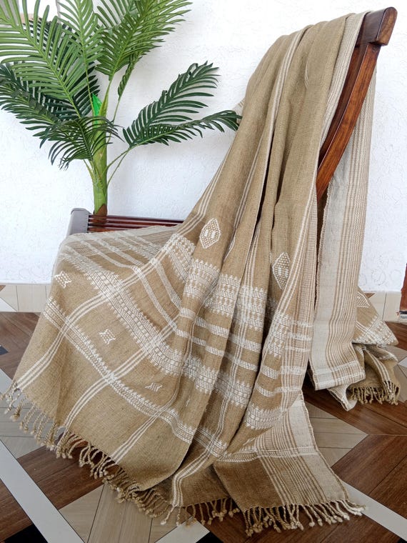 Handwoven Bhujodi Wool Throw Blanket: Rustic Indian Decor