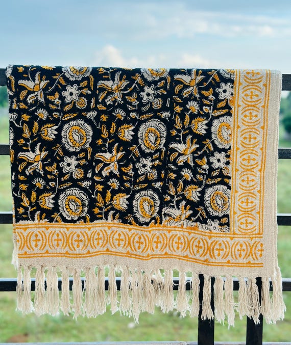 Premium Handmade Cotton Throw Blanket – Cozy Boho Blanket with Tassels  Beautiful Handblock Print for Living Room, Couch & Bedroom Décor