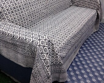 Handmade Kantha Quilt - Indian Block Print Bedding in King Size - Cozy Throw Blanket Ideal for Mother’s Day Gift or Bedroom Makeover