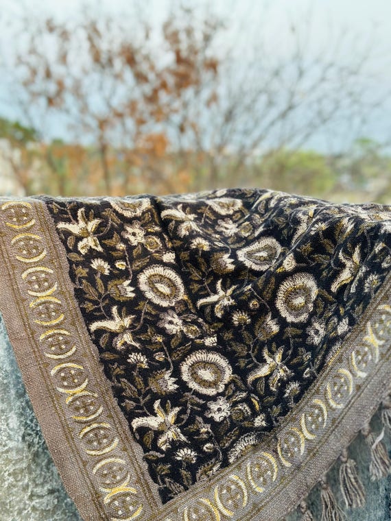 Premium vintage inspired throw Handmade Throw, Floral Print Cotton Blanket, Decorative Throw with Tassels, Hand Loomed Room Decor.
