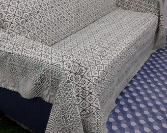 Handmade Kantha Quilt - Indian Block Print Bedding in King Size - Cozy Throw Blanket Ideal for Mother’s Day Gift or Bedroom Makeover