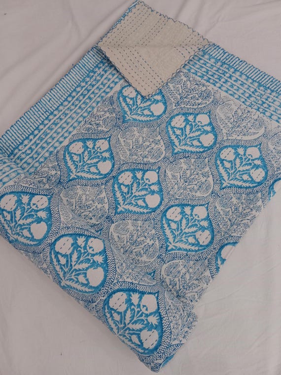 Handcrafted Kantha Quilt King Size - Soft Cotton Throw Blanket with Traditional Indian Design - Cozy and Stylish Bedspread for a Boho Home