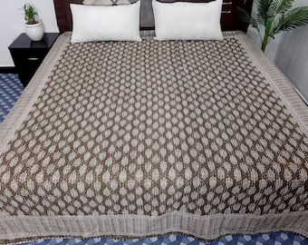 Handmade Kantha Quilt - Indian Block Print Bedding in King Size - Cozy Throw Blanket Ideal for Mother’s Day Gift or Bedroom Makeover