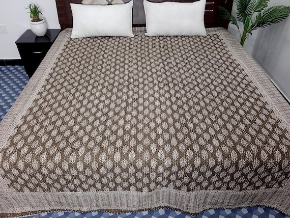 Handmade Kantha Quilt - Indian Block Print Bedding in King Size - Cozy Throw Blanket Ideal for Mother’s Day Gift or Bedroom Makeover