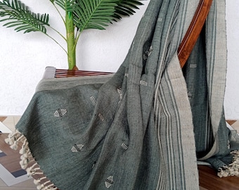 Handmade Bhujodi Wool Throw Blanket: Indian Woven Decor