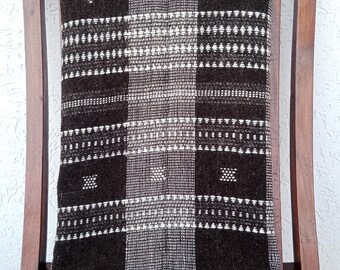 Handmade Bhujodi Wool Throw Blanket: Indian Woven Decor