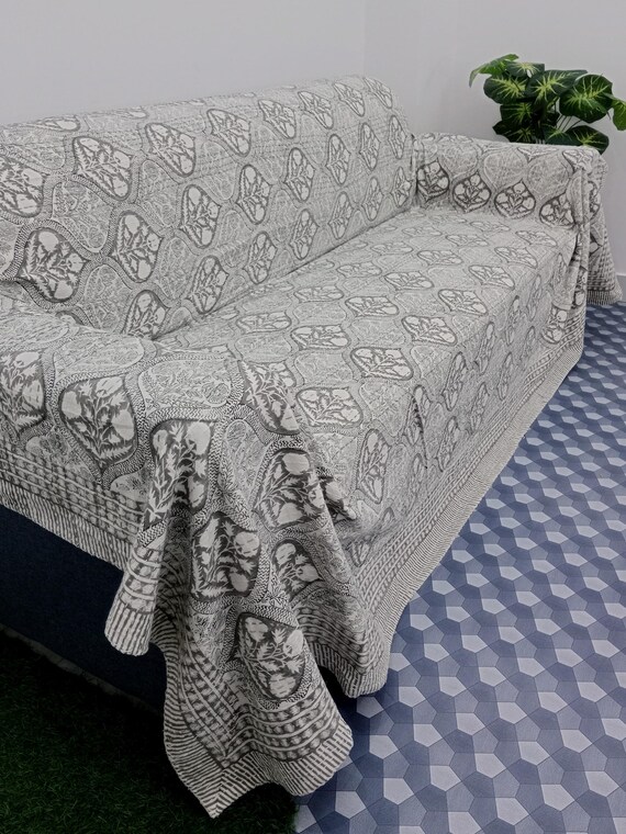 Handcrafted Kantha Quilt King Size - Soft Cotton Throw Blanket with Traditional Indian Design - Cozy and Stylish Bedspread for a Boho Home