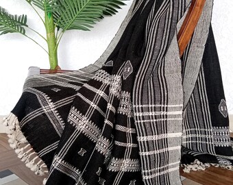 Black Handmade Bhujodi Wool Throw Blanket: Indian Woven Decor