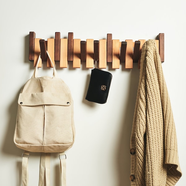 Klavier-Garderobe aus Massivholz, an der Wand befestigter handgemachter Mantel-Hut-Aufhänger Rucksackhalter, klappbare Klaviertasten, geformte Hakenleiste, Einweihungsgeschenk