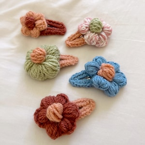 Crochet puff flower clip