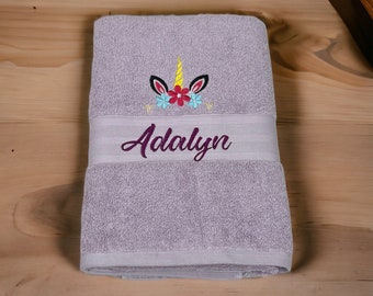 Embroidered Kids Towel with a unicorn and Personalized Name, Monogrammed Child's Bath Towel, Customized Towel, Children's Bathroom Decor.