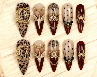 Uñas postizas góticas, uñas stiletto burdeos, uñas con estampado de leopardo, uñas con dije de araña, set de uñas de bruja, uñas estilo academia oscura, uñas de Halloween