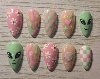 Pastel Alien Press On Nails, Kawaii Space Nail Set, Pink Green Checkered Nails, Daisy Nails, 3D Heart Star Nails, Cute Y2K Handmade Nails