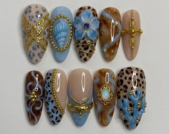 Uñas postizas con estampado de leopardo azul, uñas florales 3D de lujo, set de uñas estilo vaquera del oeste, uñas con estampado de leopardo, uñas con cruz dorada, uñas postizas hechas a mano.