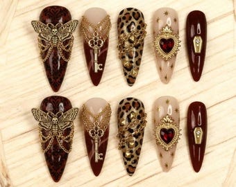 Uñas postizas góticas, uñas con estampado de leopardo burdeos, uñas con dije de mariposa, uñas con el Sagrado Corazón, uñas con forma de ataúd, set de uñas de lujo hecho a mano